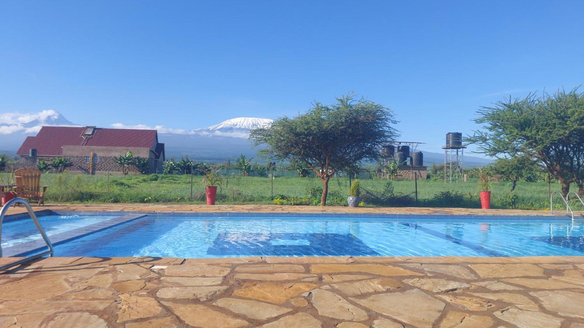 Kilimanjaro View Cabin-Amboseli Oloitokitok Екстериор снимка